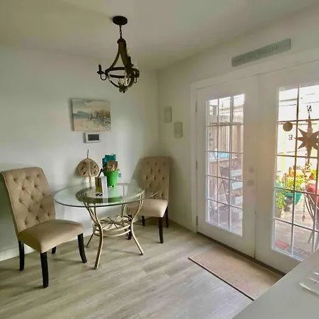 Beach Blanket Bungalow - A Wonderful Townhome Near The Beach Galveston Exterior foto