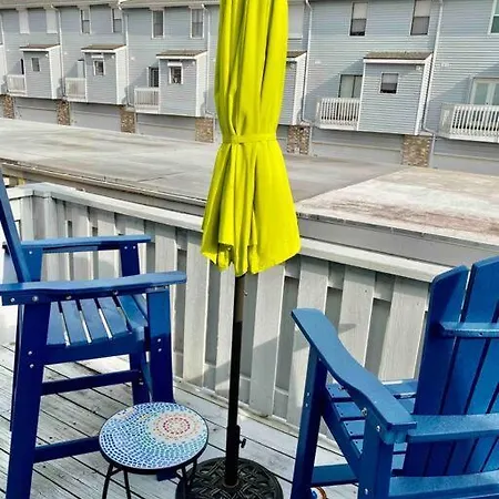 Beach Blanket Bungalow - A Wonderful Townhome Near The Beach Galveston Exterior foto