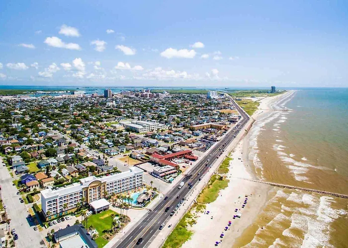 Beach Blanket Bungalow - A Wonderful Townhome Near The Beach