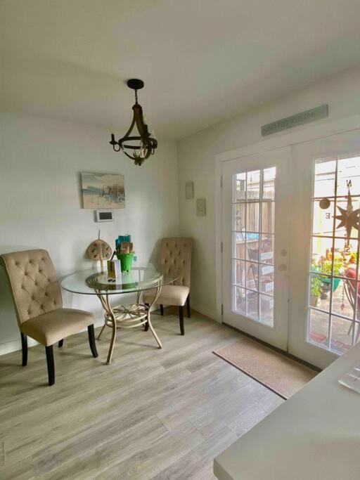 Blanket - A Wonderful Townhome Near The Galveston